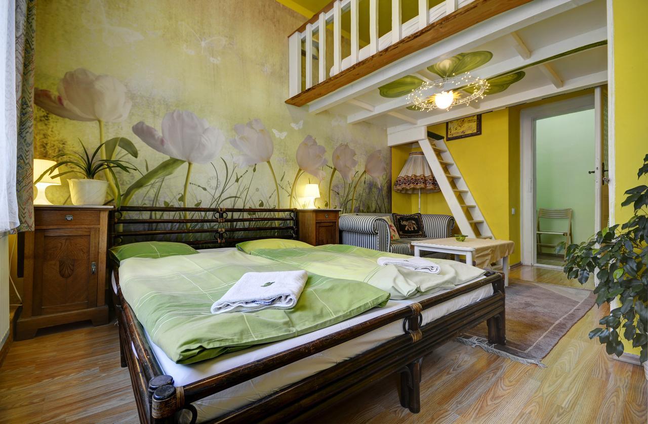 Artharmony Pension & Hostel Prague Exterior photo