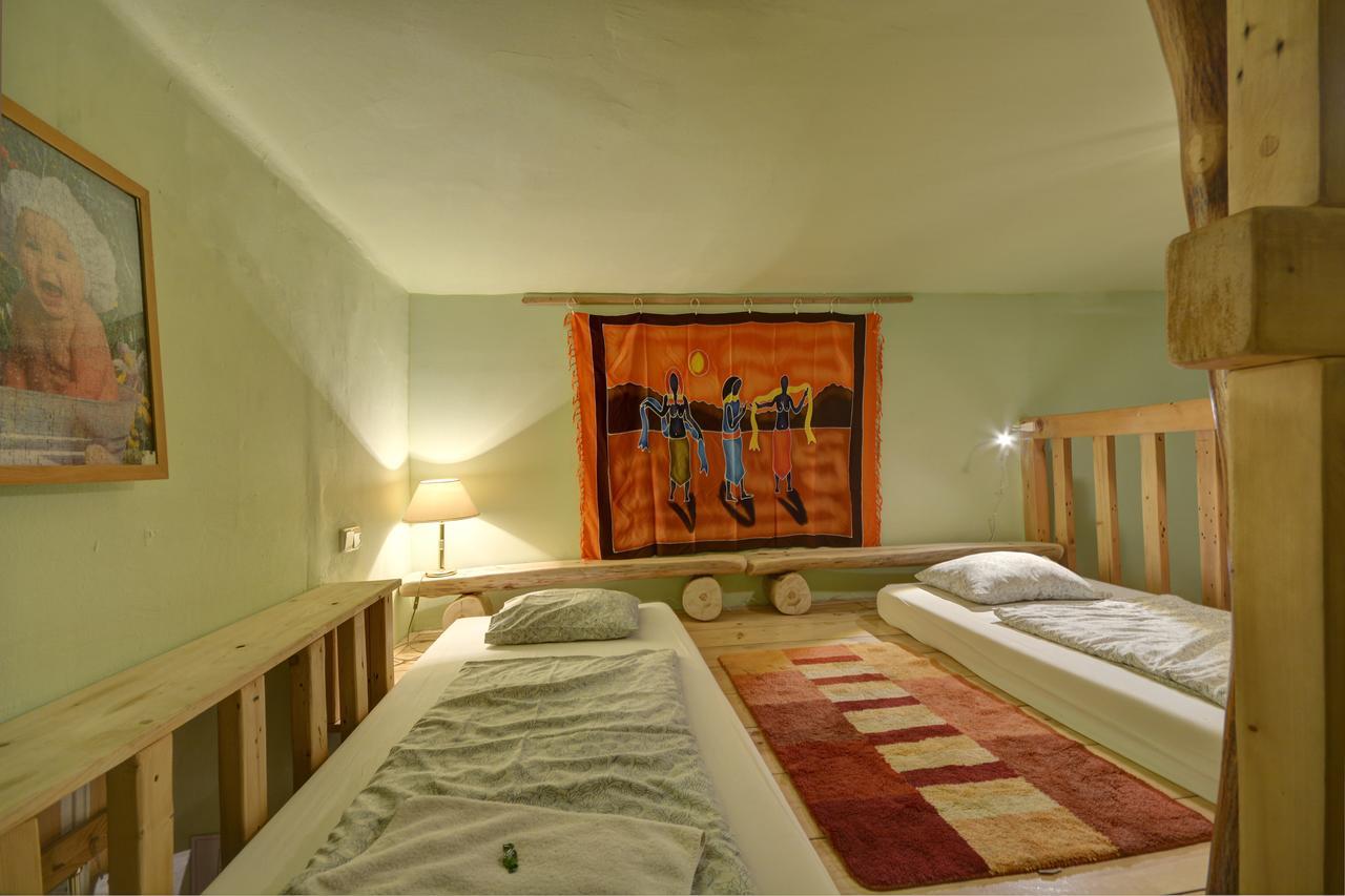 Artharmony Pension & Hostel Prague Exterior photo