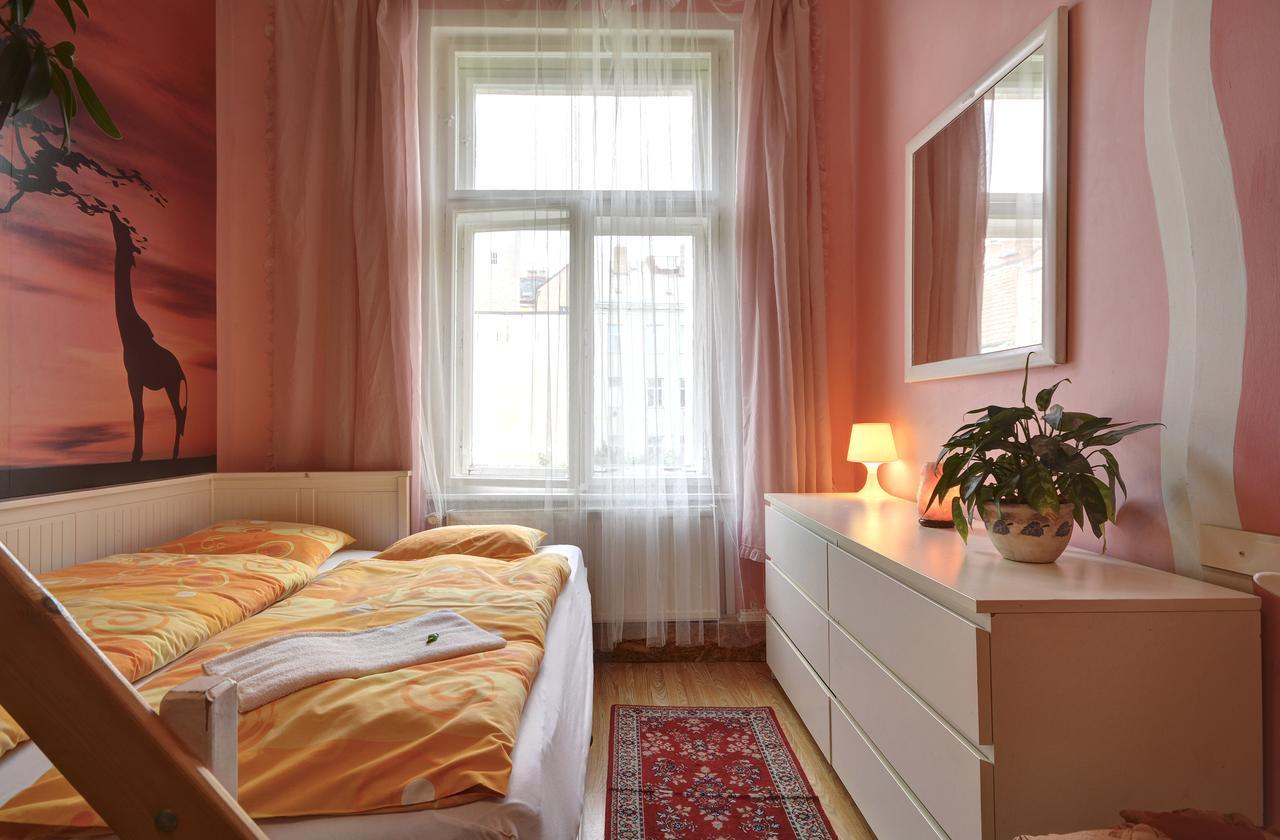 Artharmony Pension & Hostel Prague Exterior photo