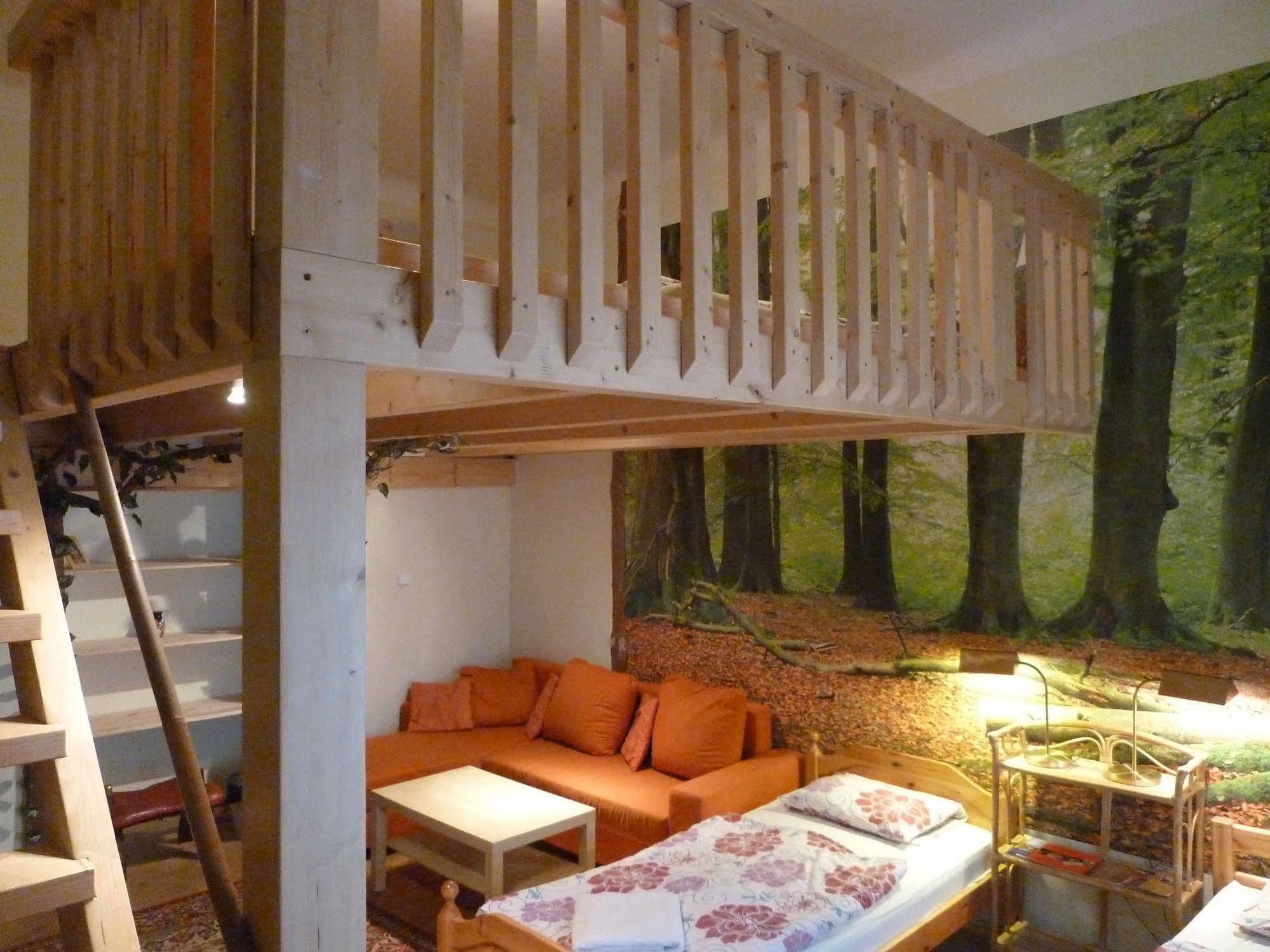 Artharmony Pension & Hostel Prague Exterior photo